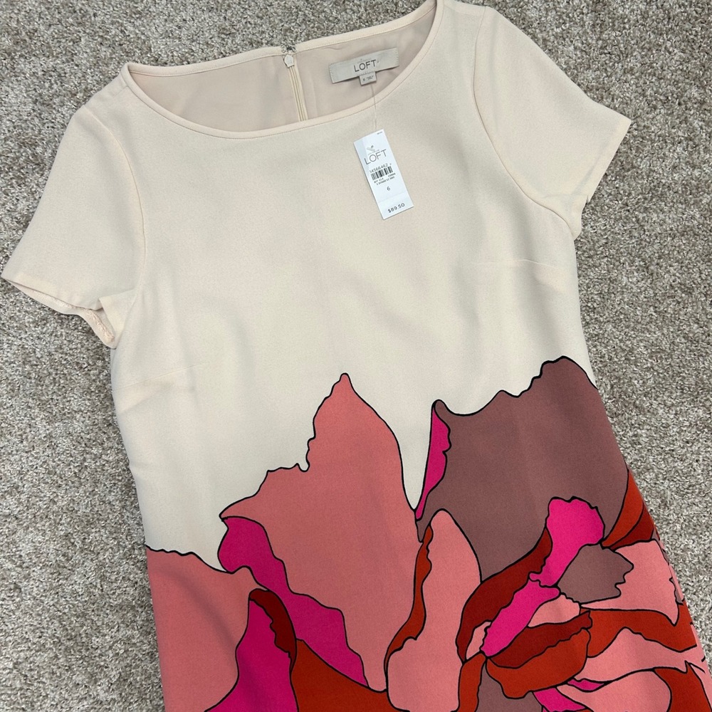 NWT LOFT Abstract Floral Shift Dress Size 6 Pink Light Tan Short Sleeve Sheath